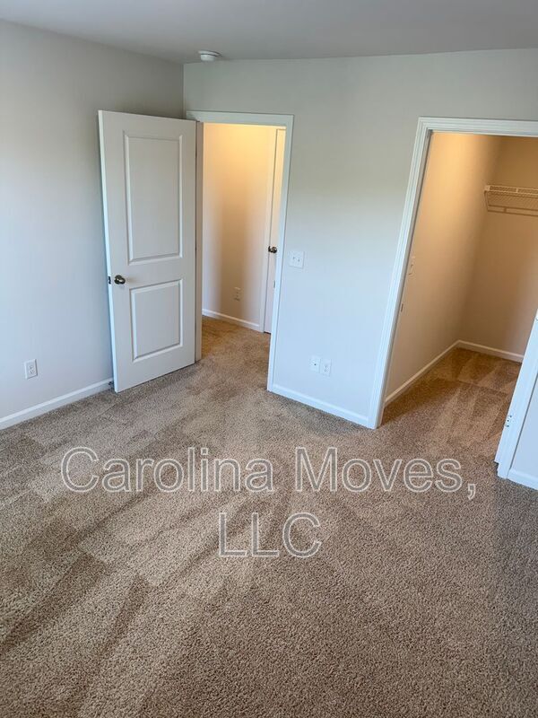 Photo - 555 Yellow Fox Rd