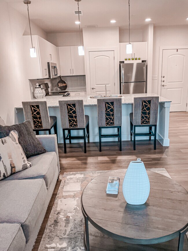 Avanti Legacy Valor Heights