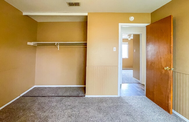 Photo - 1001 N Avenue B