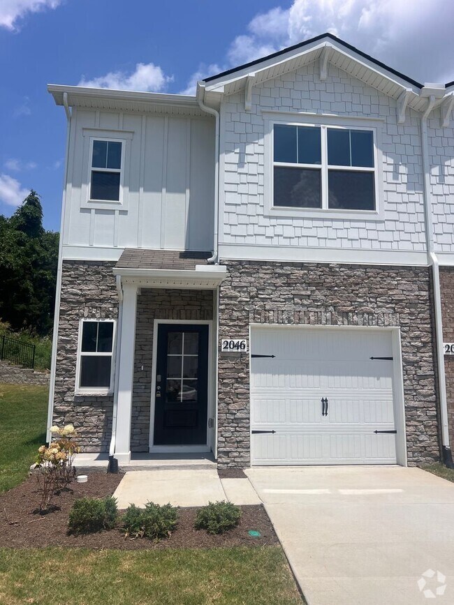 Building Photo - Brand New Townhome in Lebanon