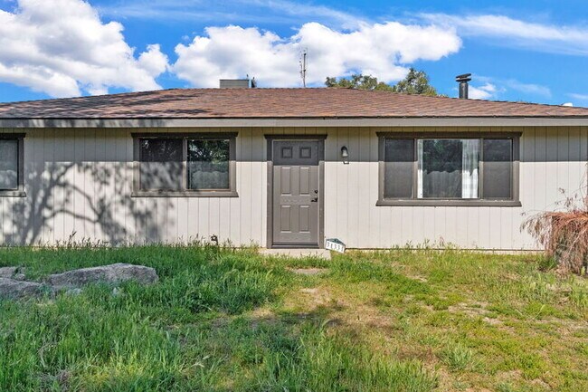 Photo - 31331 Auberry Rd