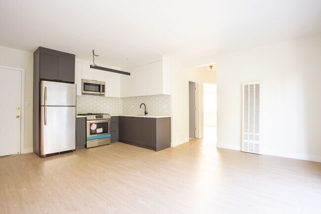 Photo - 1811 Tamarind Apartments