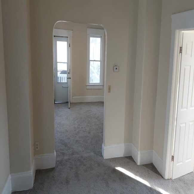 Photo - 1114 E 77th St