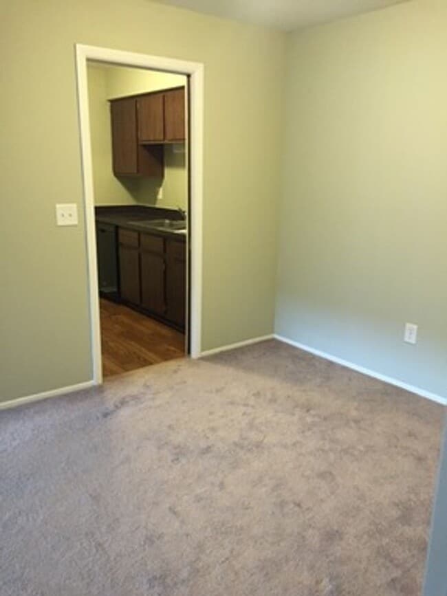 Photo - Royal Oak One Bedroom Apartment Unit 5131-2
