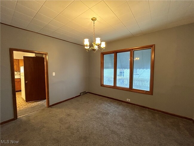 Building Photo - 5715 Huss Ave Unit DOWN Rental