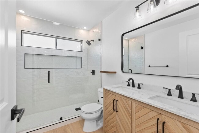 Photo - 6910 Eberhart St