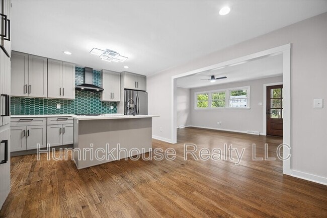 Photo - 3120 Parkway Ave