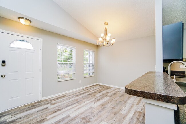 Photo - 1439 Pinehurst Ct