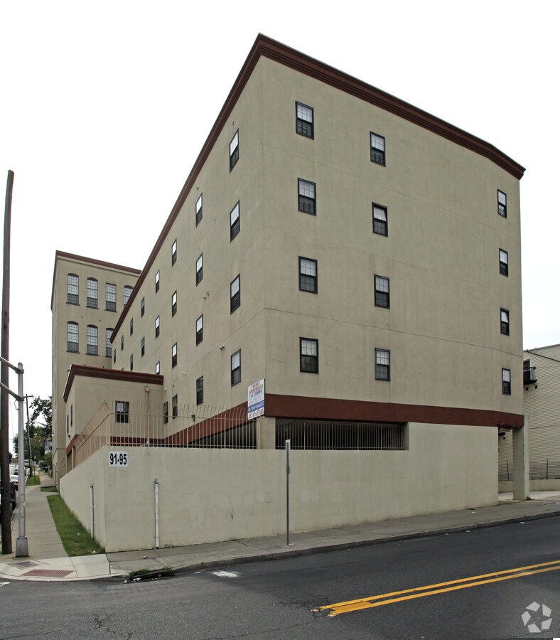 Photo - Belmont/McBride Apartments