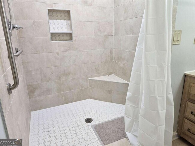 Photo - 989 Rudolph St
