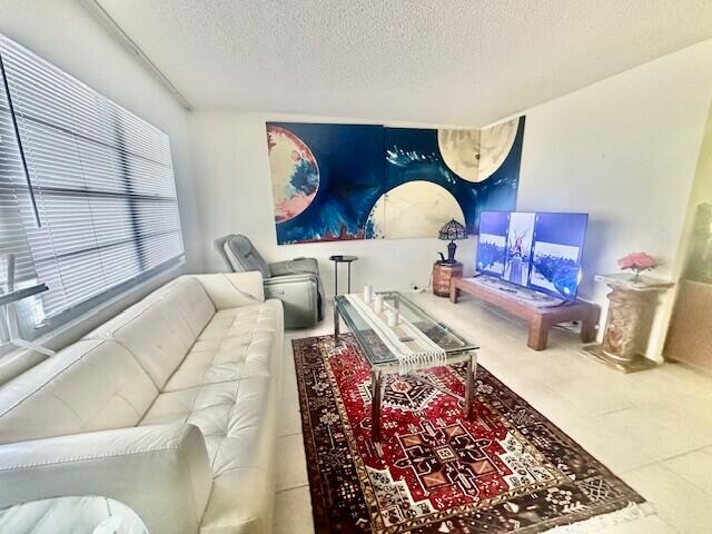 Photo - 4014 Newcastle A