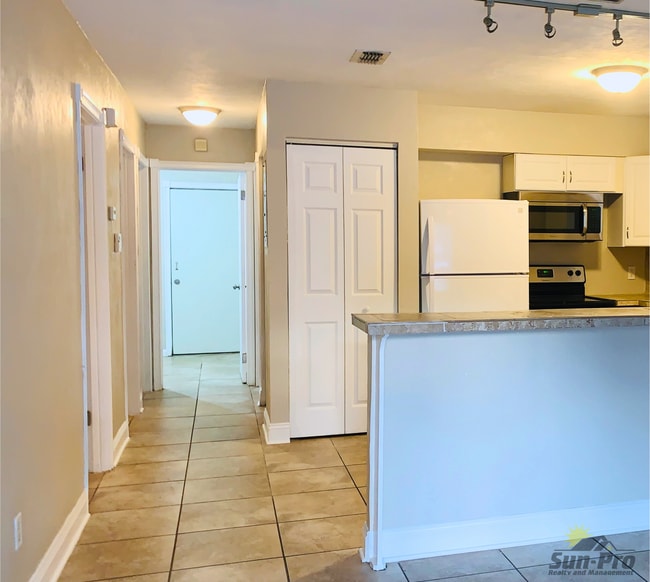 Photo - 957 Glenwood St