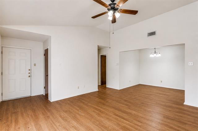 Photo - 1140 Jameson St