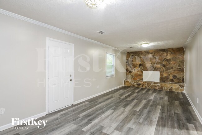 Photo - 3800 Charlotte Dr