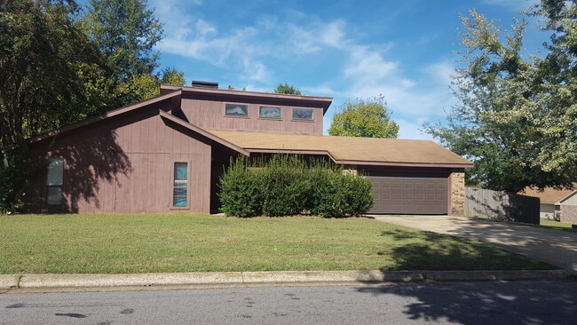 Photo - 2565 Kessler Dr