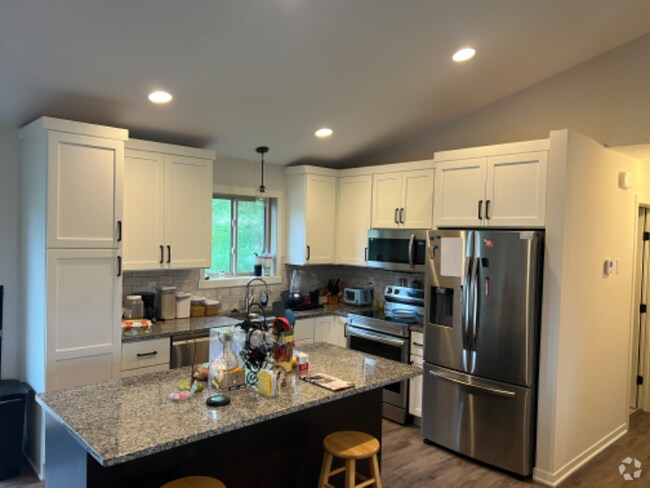 Building Photo - 2299 Hadley Hills Dr NE Rental