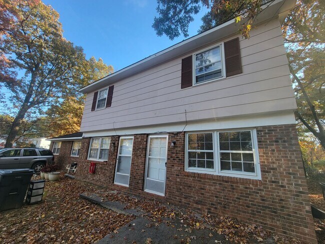 Photo - 2904 Ingleside Ave Unit A