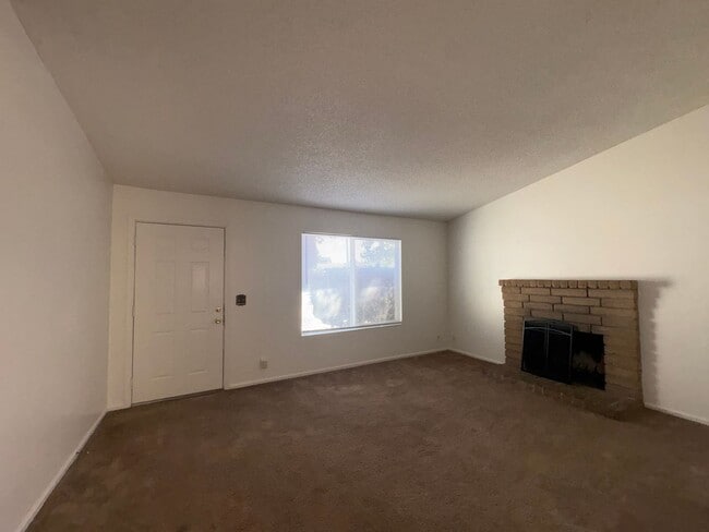 731 Northampton Dr