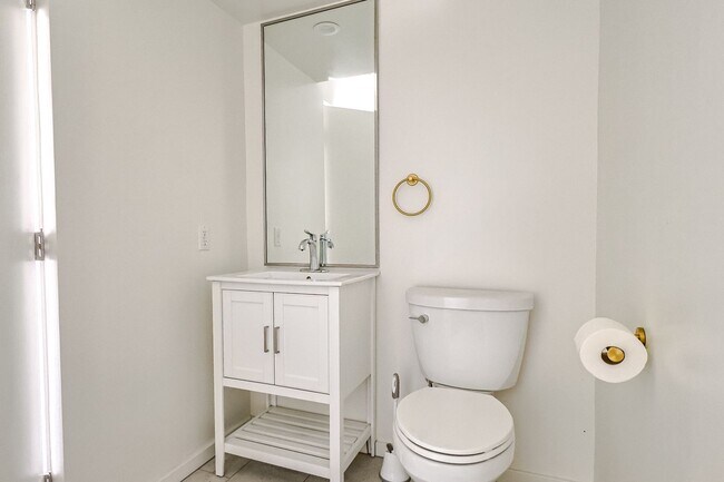 Photo - 14754 Gilmore St Unidad #1