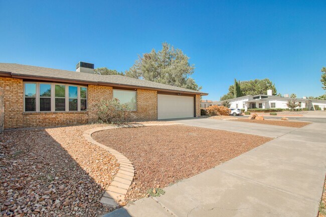 Photo - Stunning eastside rental in highly desirable area!