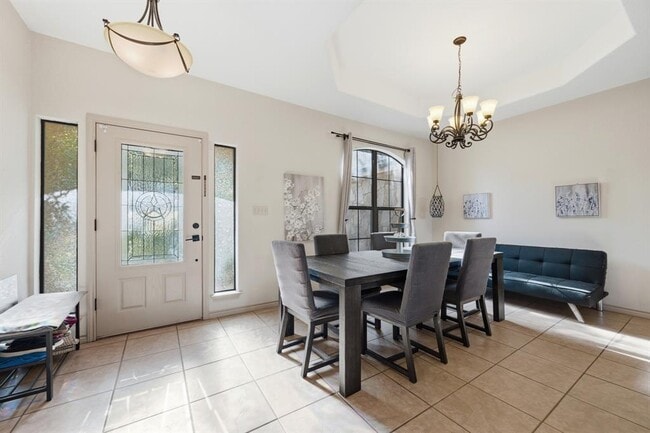 Photo - 104 Cowal Dr N