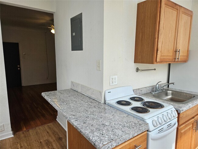 5667 Waterman Blvd Unit 1S