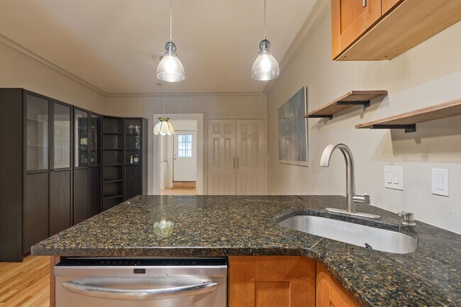 Photo - 65 WEBSTER Ave Unit 1B