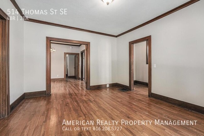 Photo - 514 Thomas St SE