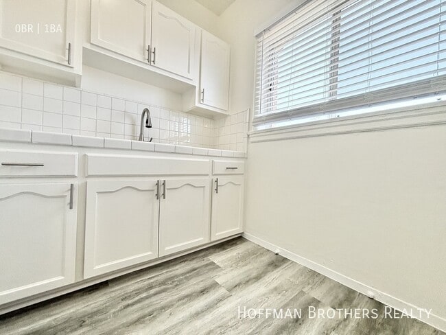 Photo - 147 Normandie Ave Unit 304