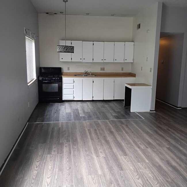 Photo - 1331-1333 Thurston St Unit 1340