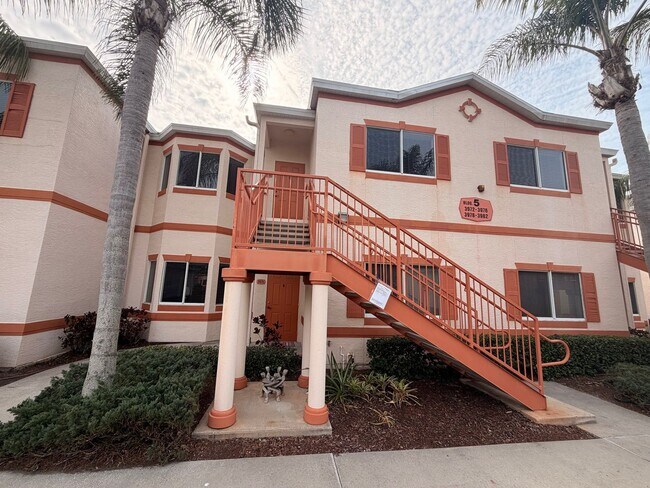 Building Photo - 3980 Mediterranea Cir Unit 522