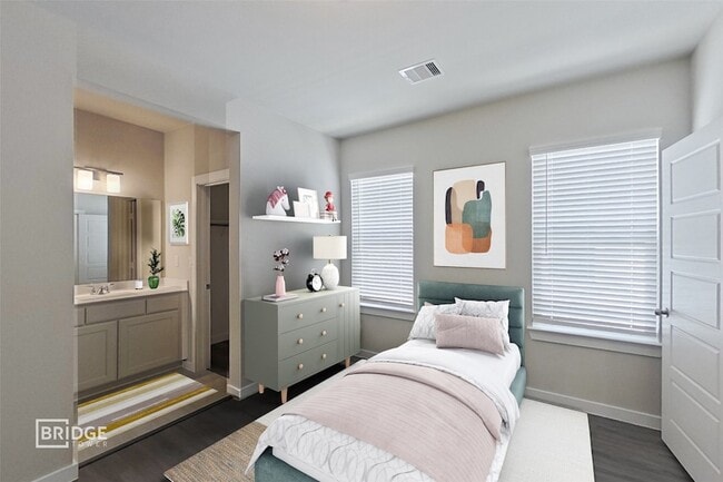 Photo - 341 Huisache St