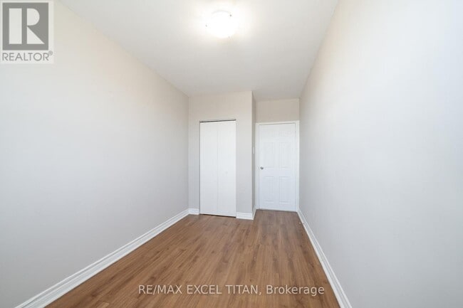 Photo - 468 Ottawa St N Unit 334D