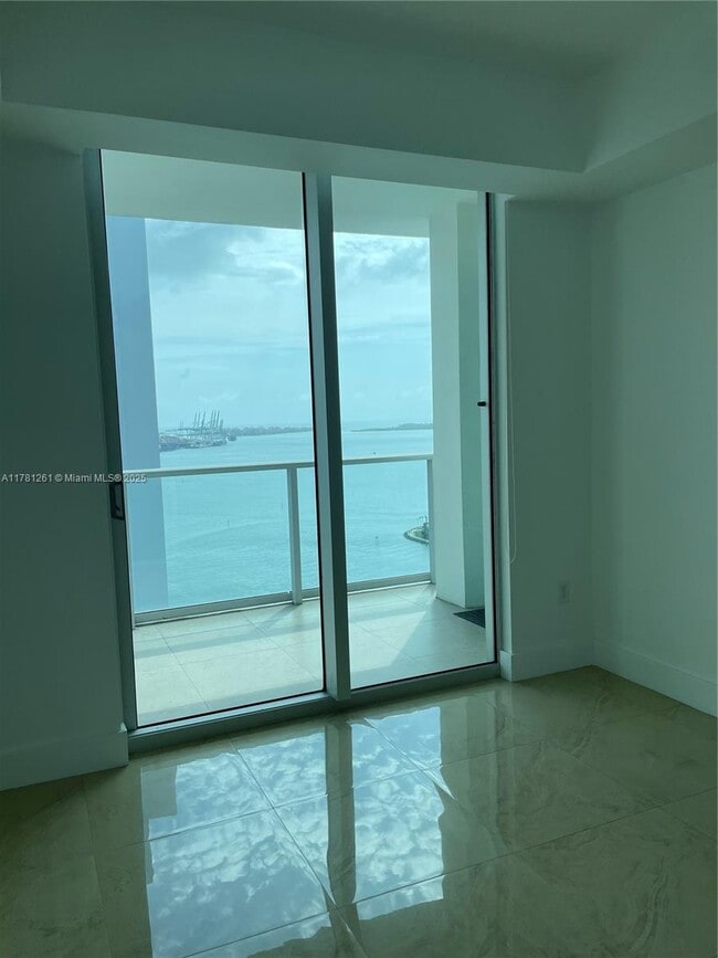 Photo - 300 S Biscayne Blvd Unidad 2414