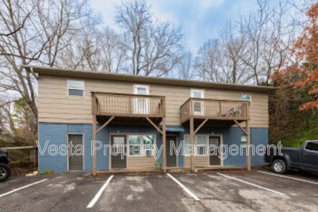 Building Photo - 130 Reems Creek Rd Unit 2 Rental
