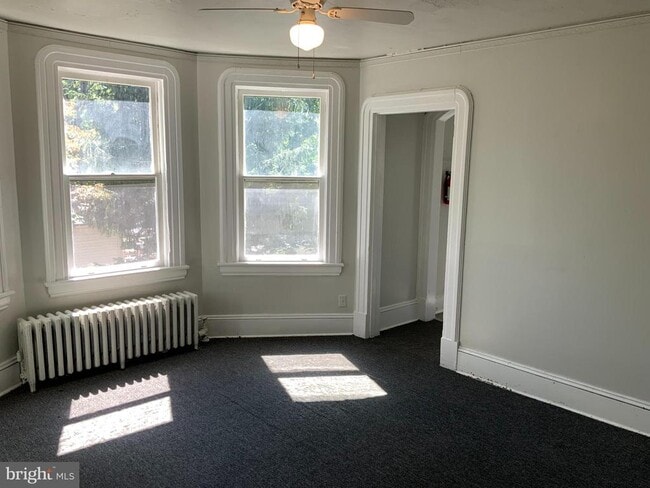 Photo - 433 Bentley Ave