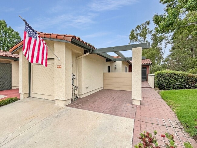 Beautiful 3BD/3BA Townhouse in Fashion Val... - Beautiful 3BD/3BA Townhouse in Fashion Val...