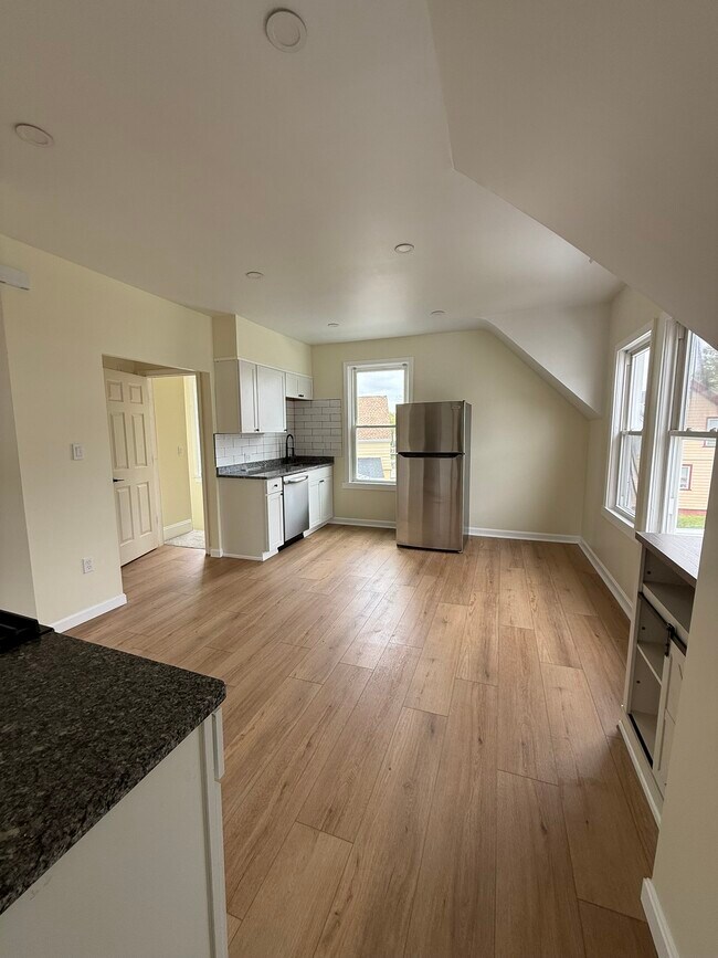 Photo - 80 Gladstone St Unidad Second floor