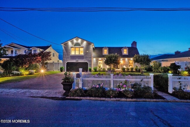 Photo - 340 Bay Ln