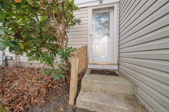 Photo - 34 Wooded Way