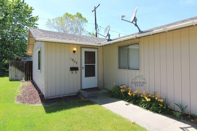 Building Photo - 1604 Swift Blvd Rental