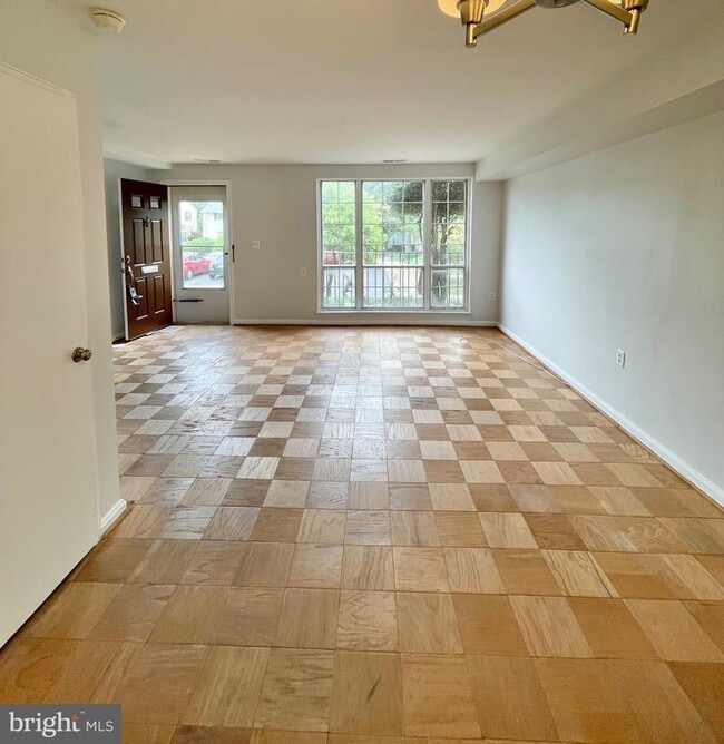 Building Photo - 3724 Ingalls Ave