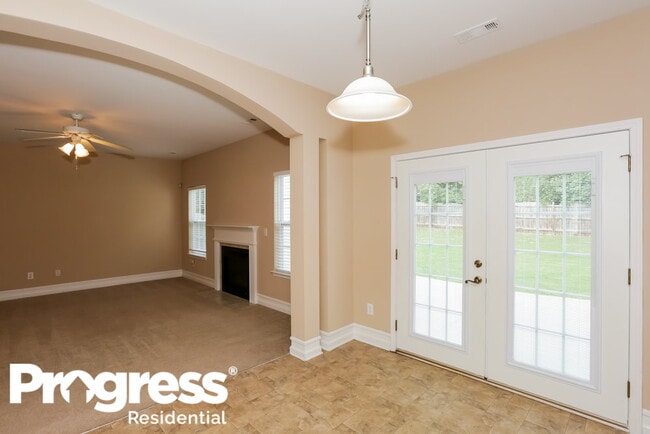 Photo - 3009 Streamlet Way