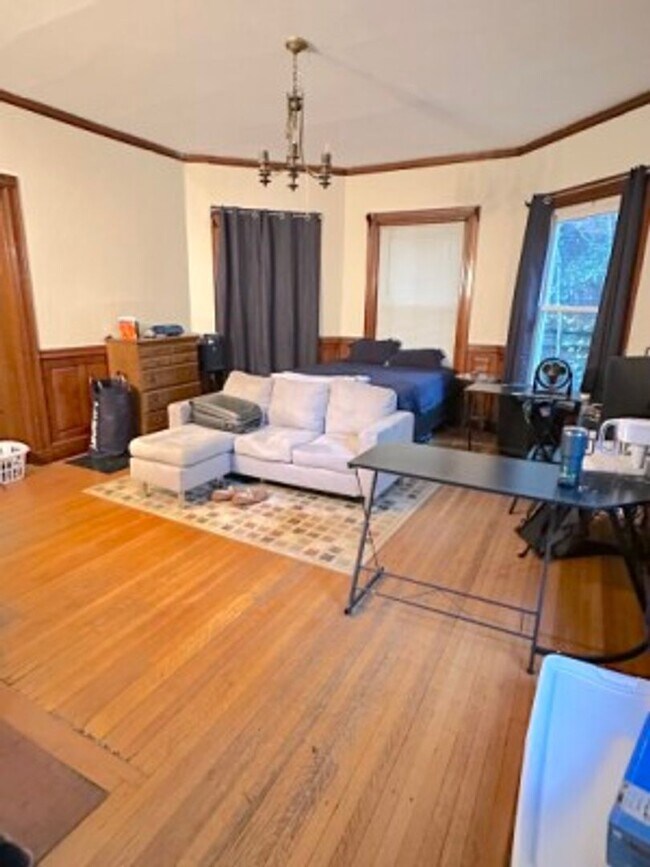 Photo - BC / Cleveland Circle 10 Bed/3.5 Bath House on Orkney Rd for September 2026