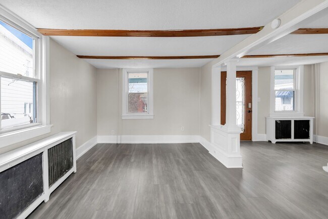 Photo - 210 Roseto Ave