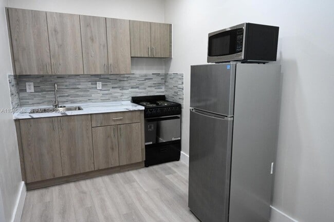 Photo - 7545 NW 3rd Ave Unidad 2