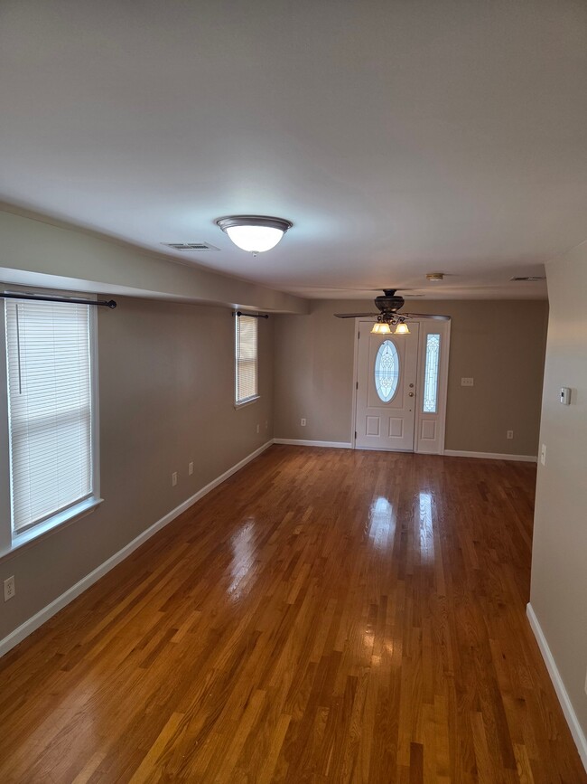 Photo - 362 Forest St Unit 1