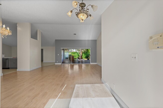 Photo - 1401 Hideaway Bend