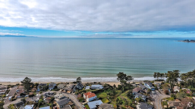 Building Photo - Mar Vista Dr.- Duplex Unit 231-B Mar Vista Dr. Rental
