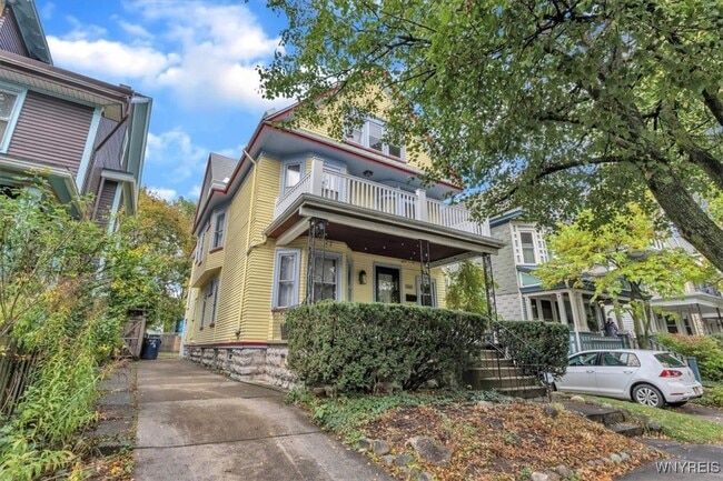 Building Photo - 260 Baynes St